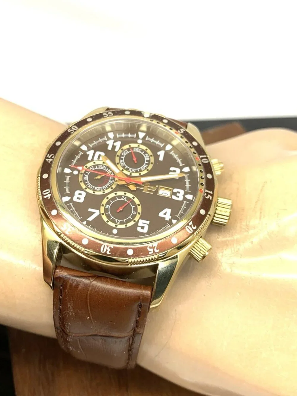 32 Degrees Men's Watch Swiss Quartz Gold Tone Case Brown Leather Band 43mm